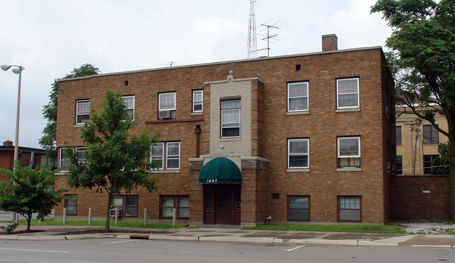 Rosala in Rock Island, IL - Foto de edificio - Building Photo