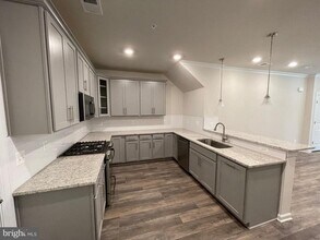 20687 Heron Landing Dr in Sterling, VA - Building Photo - Building Photo