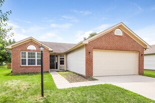 1725 Cold Spring Dr in Brownsburg, IN - Building Photo