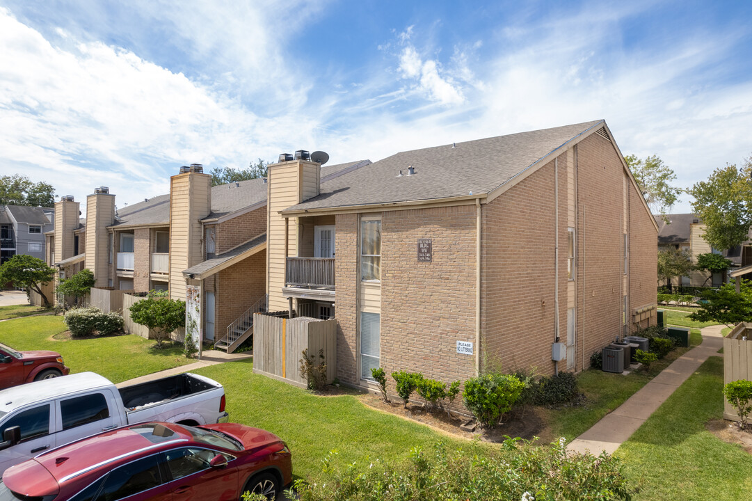 Forum Park Townhomes III in Houston, TX - Building Photo