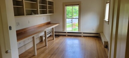 499 Depot St, Unit Walker Apt in Manchester Center, VT - Foto de edificio - Building Photo