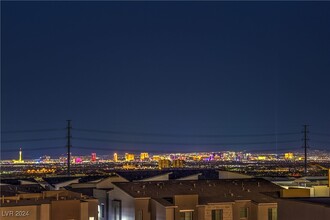 642 Angel Aura St in Las Vegas, NV - Foto de edificio - Building Photo