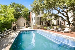 3100 Menchaca Rd in Austin, TX - Building Photo