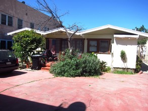 1226 Gordon St in Los Angeles, CA - Foto de edificio - Building Photo