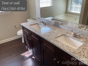 4220 Wynborough Ln in Charlotte, NC - Building Photo - Building Photo