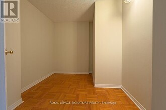 990 Avenue Rd in Toronto, ON - Building Photo - Building Photo