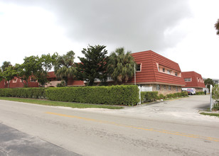 Kings Row Apartments in Lauderhill, FL - Building Photo - Building Photo