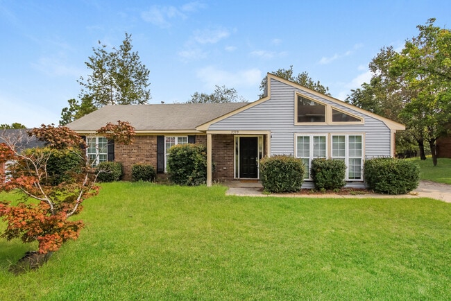 property at 3513 Hilltop Dr