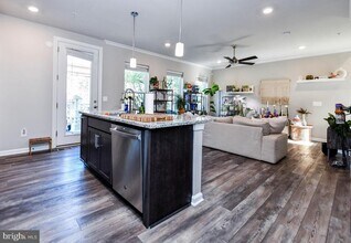 5692 Stephanie Tessa Way in Alexandria, VA - Building Photo - Building Photo