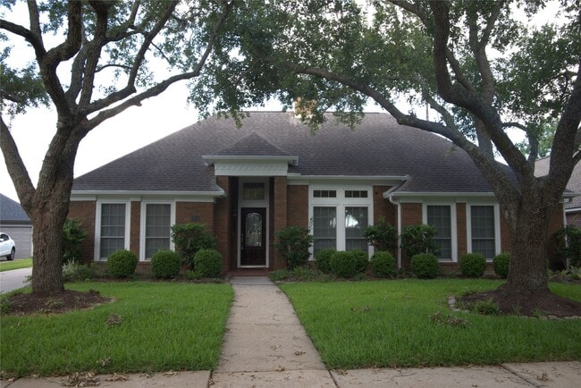 property at 1839 Lakewinds Dr