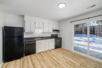 Hollymead Square Townhomes in Charlottesville, VA - Building Photo - Interior Photo