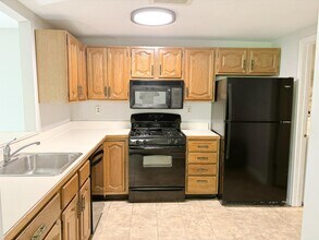 805 Mountainview Dr in Chesterbrook, PA - Building Photo - Building Photo