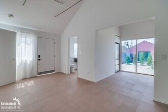 2674 Main St in San Diego, CA - Building Photo - Building Photo