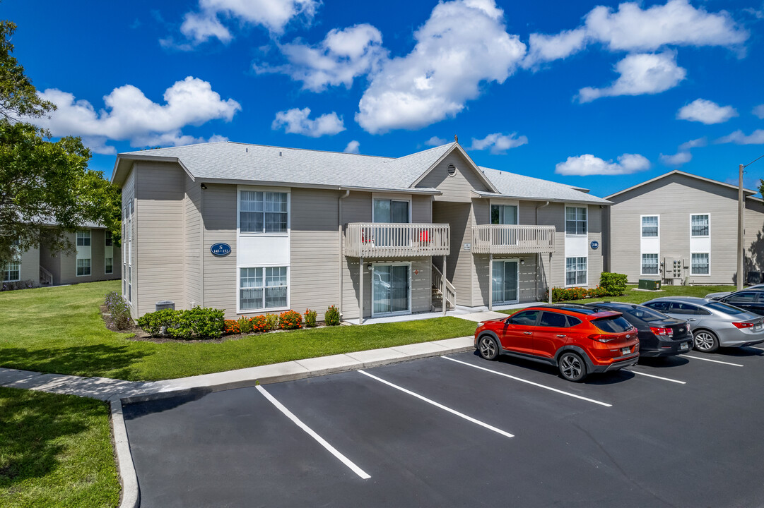 Citrus Meadows Apartment Homes in Bradenton, FL - Building Photo