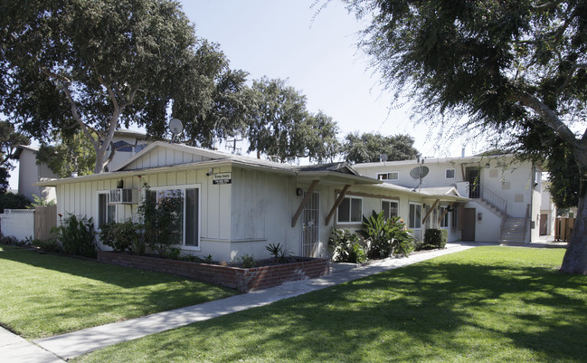 2100 W Juno Ave in Anaheim, CA - Building Photo - Building Photo