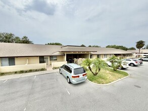 1509 12th Ct SE in Largo, FL - Building Photo - Building Photo