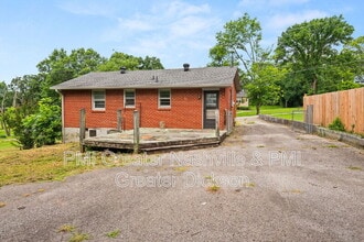 111 River Rd in Hendersonville, TN - Building Photo - Building Photo