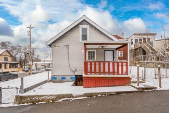 617 Curtin Ave in Pittsburgh, PA - Building Photo - Building Photo