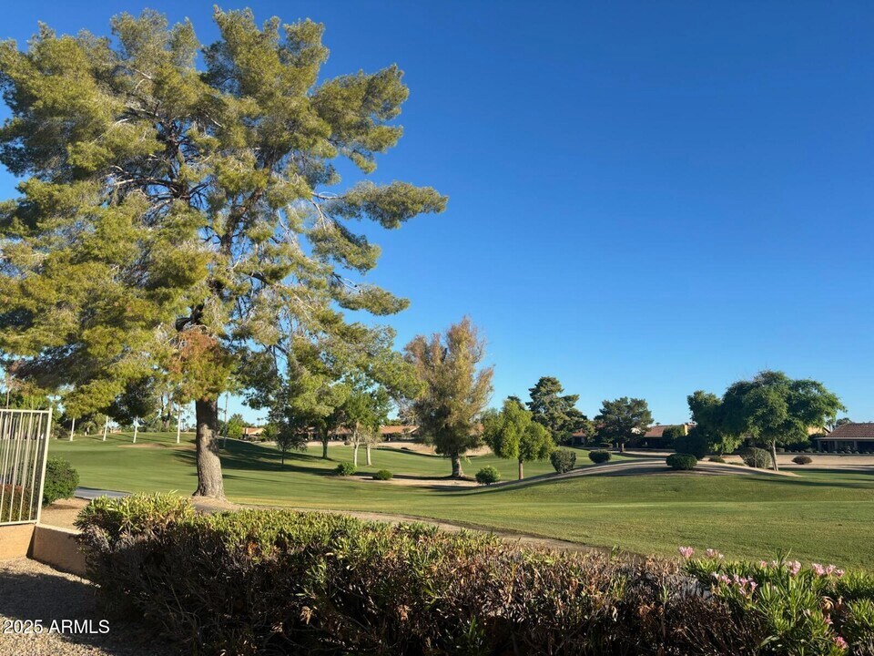 9214 W Kerry Ln in Peoria, AZ - Foto de edificio