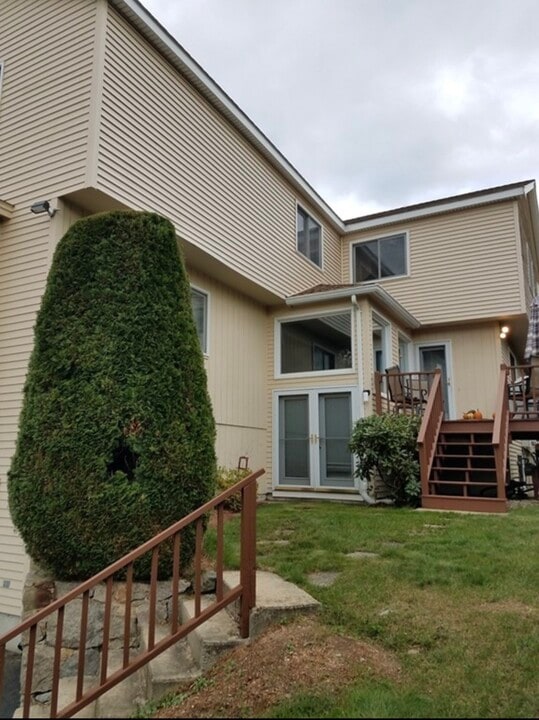 369 Captain Eames Cir in Ashland, MA - Building Photo