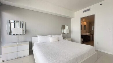 485 Brickell Ave in Miami, FL - Building Photo - Building Photo