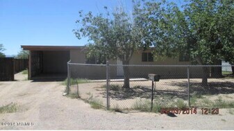 6661 W Camino Pizarro in Tucson, AZ - Building Photo