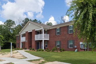 Brewington Pointe Apartments in Brewton, AL - Foto de edificio - Building Photo