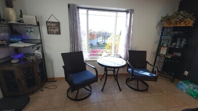 1069 E Turnpike Ave in Bismarck, ND - Building Photo - Building Photo