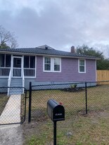 2720 Saratoga Rd in North Charleston, SC - Building Photo