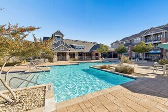 Platinum Castle Hills in Lewisville, TX - Building Photo - Building Photo