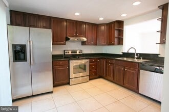 3024 Talking Rock Dr in Fairfax, VA - Building Photo - Building Photo