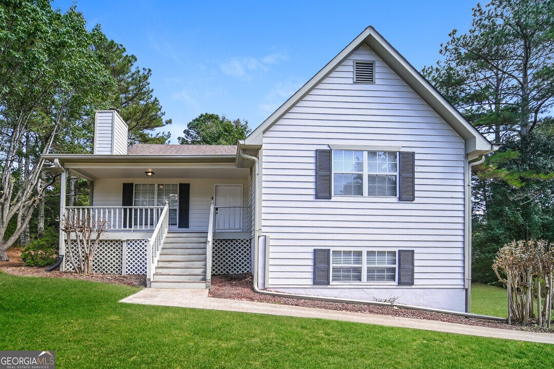 4668 Tradewinds Ct in Douglasville, GA - Building Photo