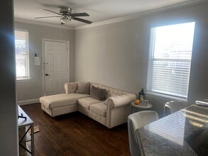 106 Beech St, Unit Room 2 in Farmersville, TX - Foto de edificio - Building Photo