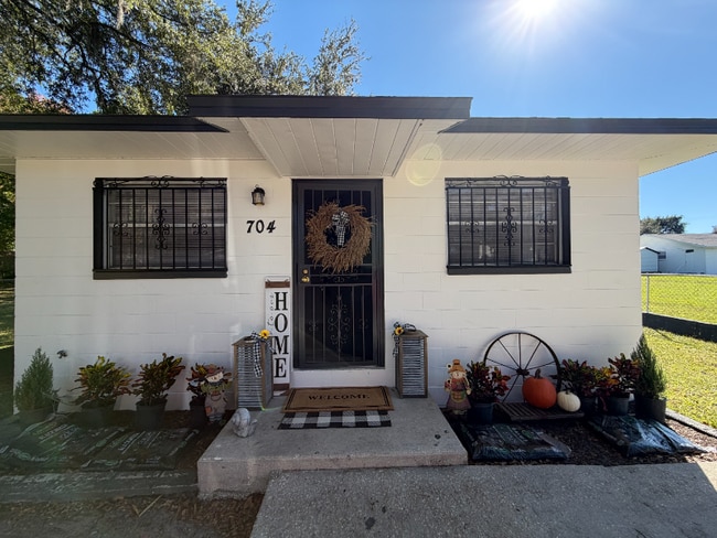 property at 704 W 13th St