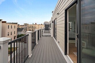 65 Merriam St, Unit 2 in Somerville, MA - Building Photo - Building Photo