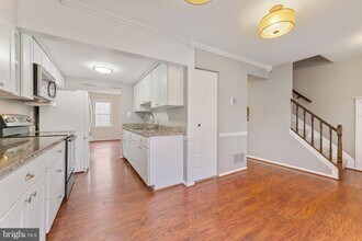 1860 Foxdale Ct in Crofton, MD - Building Photo - Building Photo
