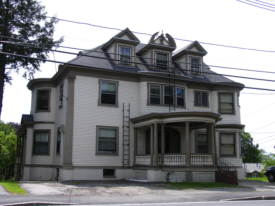 221 Nesmith St in Lowell, MA - Building Photo