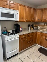 114 N Aurora St, Unit B in Ithaca, NY - Foto de edificio - Building Photo
