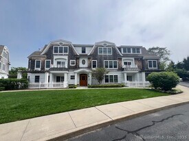 103 Main St in Stonington, CT - Building Photo