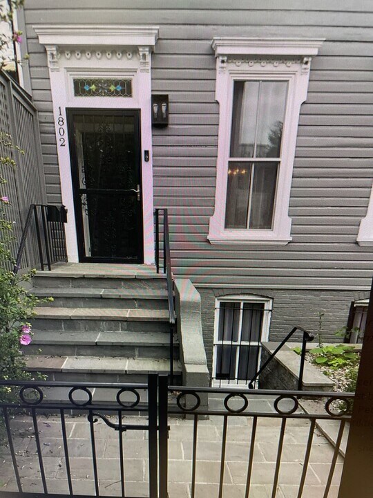 1802 T St NW in Washington, DC - Building Photo