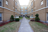 Ridgeway Court in Chicago, IL - Building Photo - Building Photo