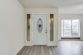 811 Cottonwood Ave in San Antonio, TX - Building Photo - Building Photo