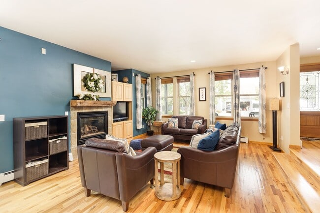 408 Meadow Ct in Basalt, CO - Building Photo - Building Photo