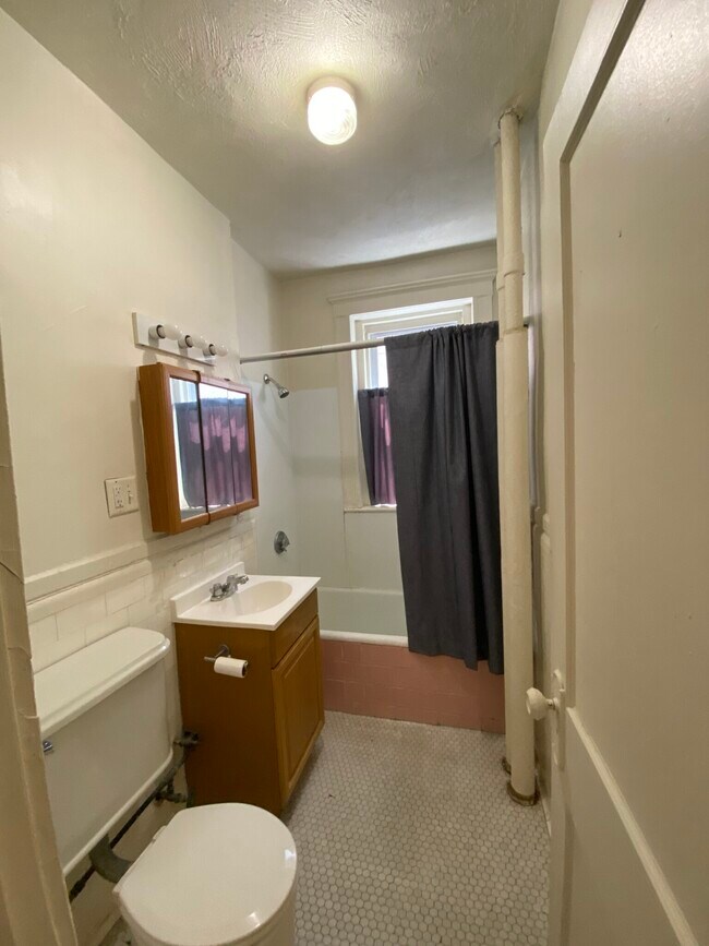 90 Brainerd Rd, Unit 6