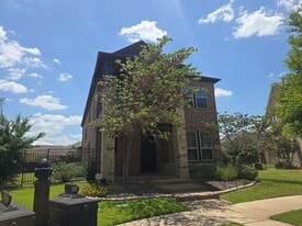 1030 Lone Ivory Trail in Arlington, TX - Building Photo