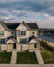 Chalet at Prairie Trail in Ankeny, IA - Foto de edificio - Building Photo