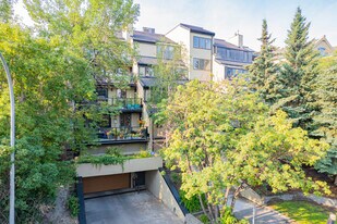1229 Cameron Ave SW in Calgary, AB - Building Photo
