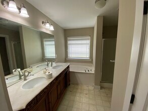 105 Rossburg Dr in Calera, AL - Building Photo - Building Photo