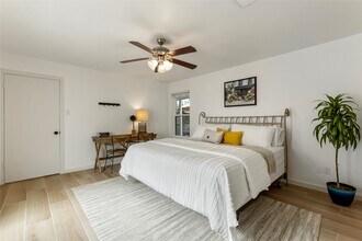 1815 Saxony Ln in Houston, TX - Building Photo - Building Photo