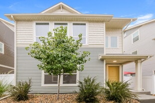 18579 E 47th Pl in Denver, CO - Building Photo